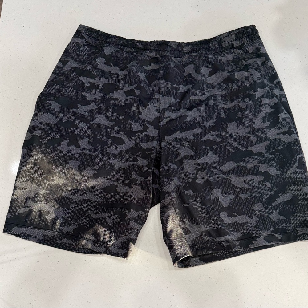 lululemon athletica Men's Black & Gray Camo Athletic Shorts